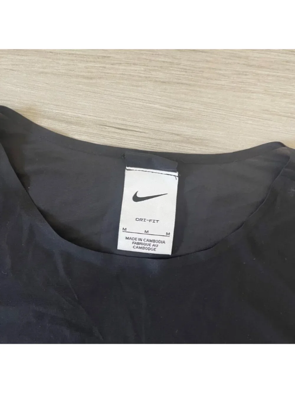 NEW NIKE WOMEN'S DRI-FIT SHEER L/S BLACK SHIRT MEDIUM